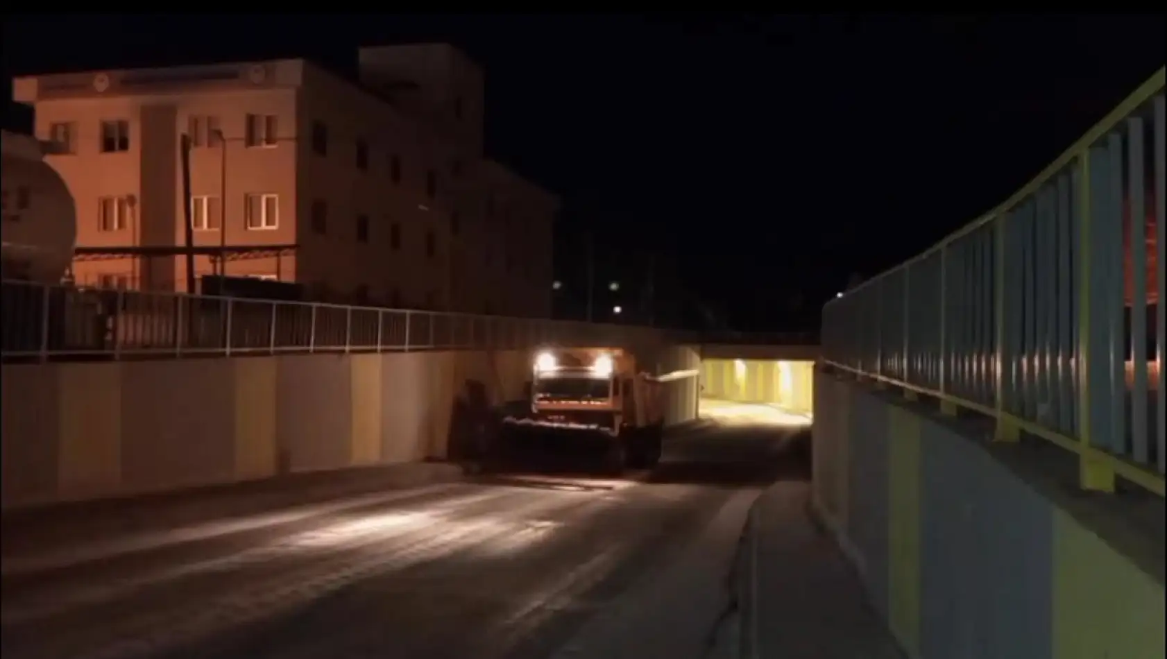 Konya'da yoğun kış mesaisi: Vatandaşın güvenliği belediye  ekiplerine emanet