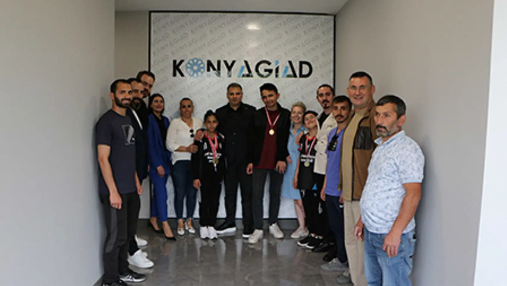 KONYAGİAD, Kurtulmuş Ortaokulu atletizm sporcularını Konya'da misafir etti!