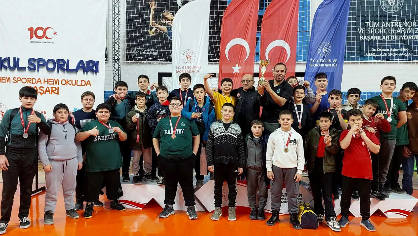 Konyalı minik pehlivanlar fırtına gibi esti