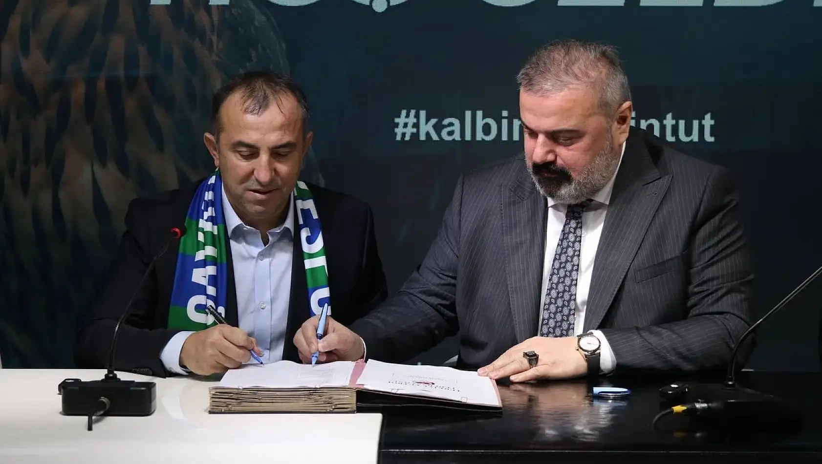 Konyaspor gerçeği! Recep Uçar imza töreninde o dosyayı kapatttı!