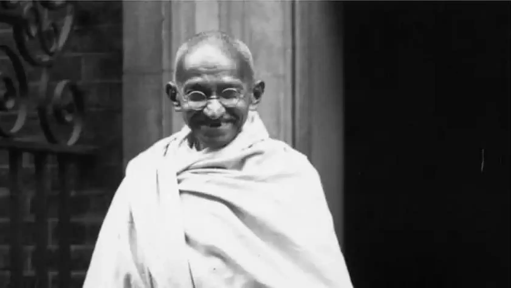 Mahatma Gandhi kimdir? Dünya barışına katkıları nelerdir?