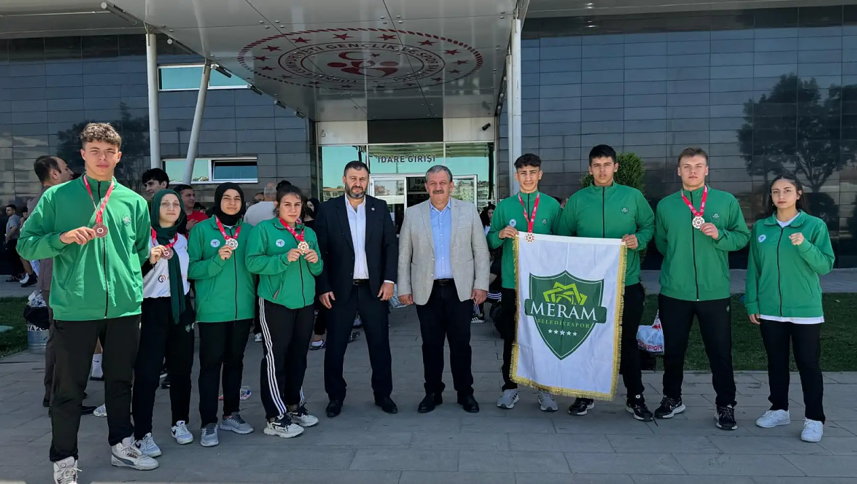 Meram Belediyespor Kick Boksçuları madalya olup yağdı