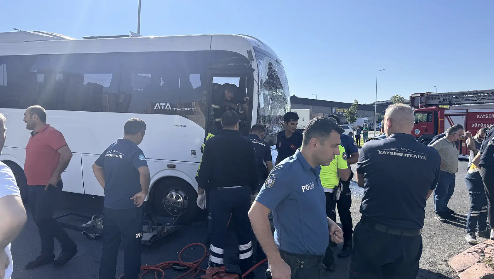 Meydana gelen trafik kazasında 10 kişi yaralandı