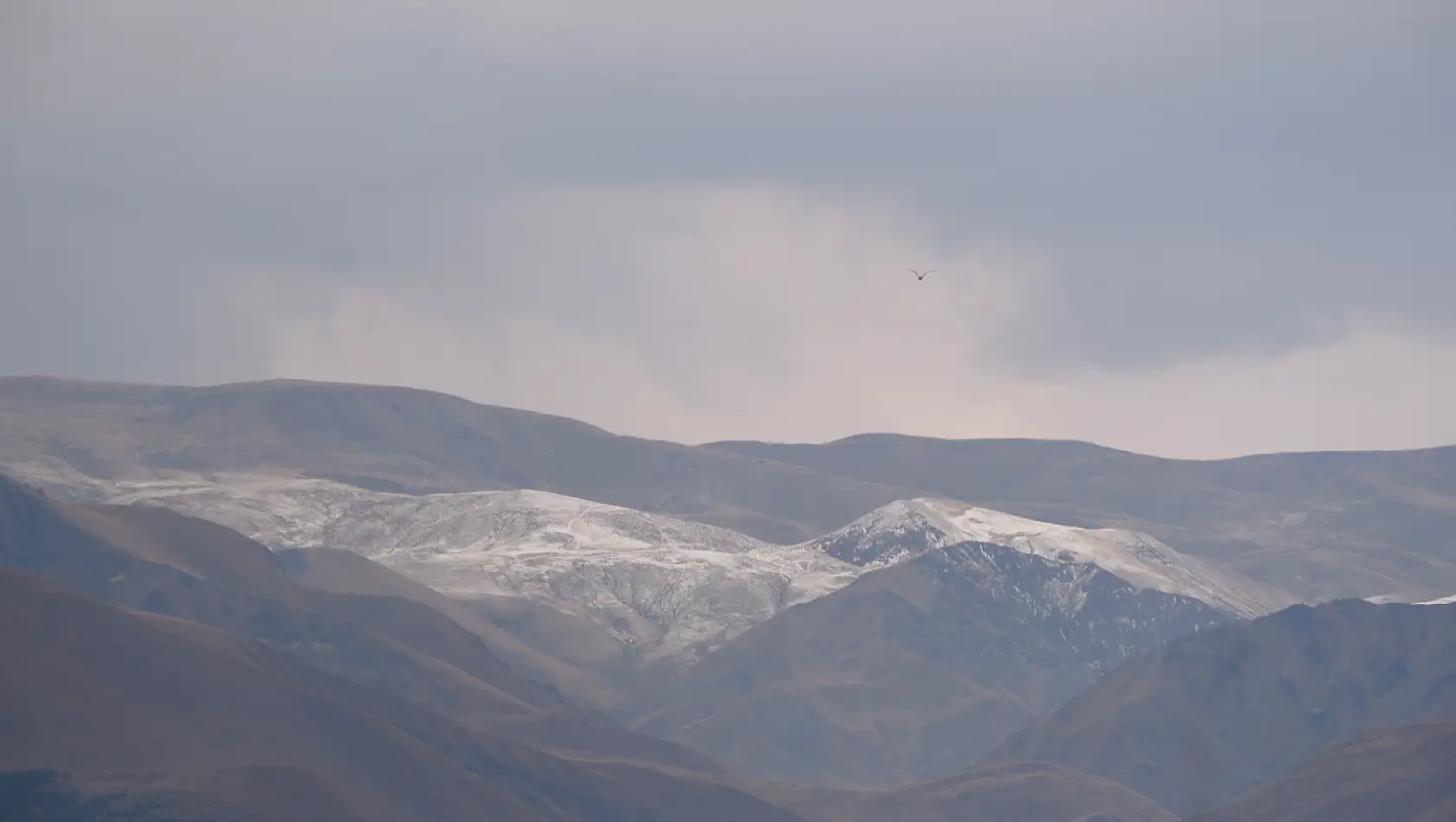 Palandöken'de mevsimin ilk karı yağdı!