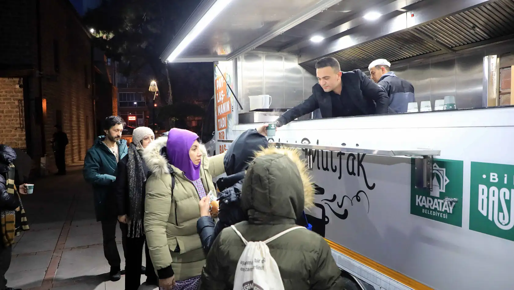 Şeb-i Arus'ta Konya'da gönülleri ısıtan ikram