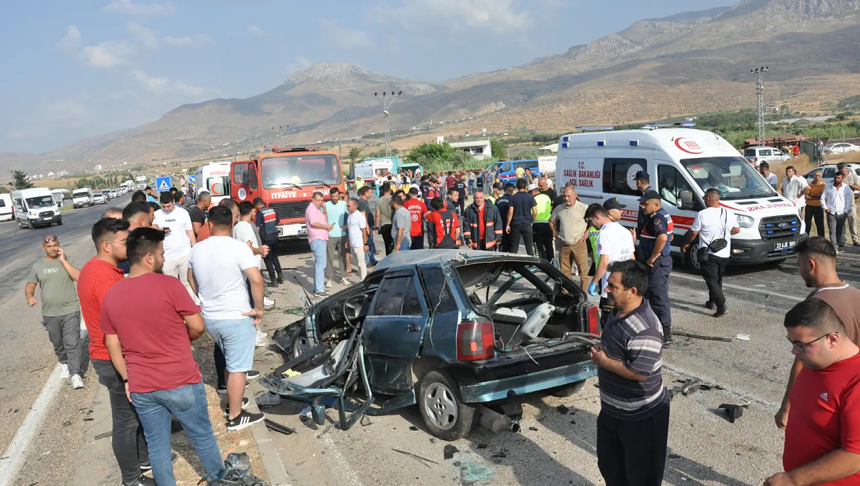 Silifke'de servis otobüsü kazası: 2 ölü, 35 yaralı