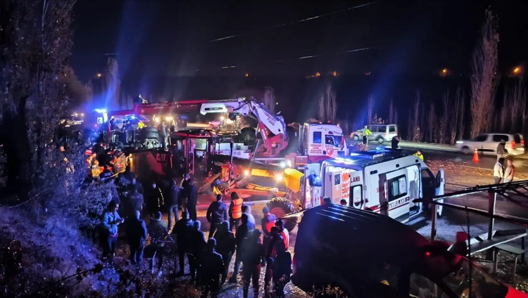 Tır çekicisi facia yaşattı: Bir polis şehit oldu biri de yaralandı!