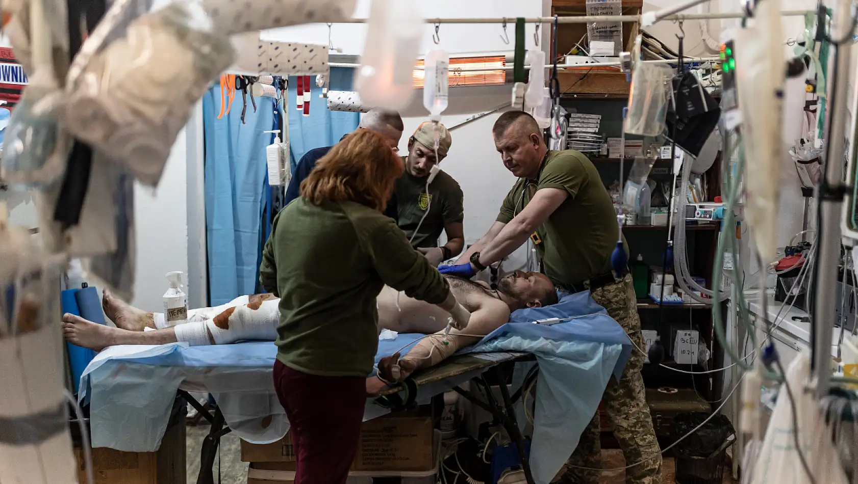 Ukraynalı sağlık görevlileri Donetsk'te yaralı askerlerin tedavisine devam ediyor