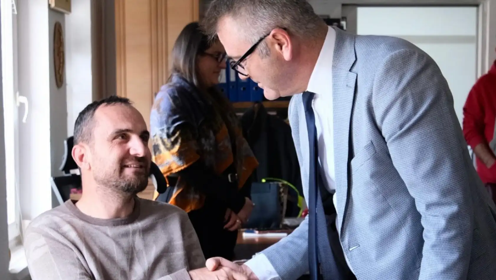 Ustaoğlu'ndan engelli çalışanlara 3 Aralık ziyareti!