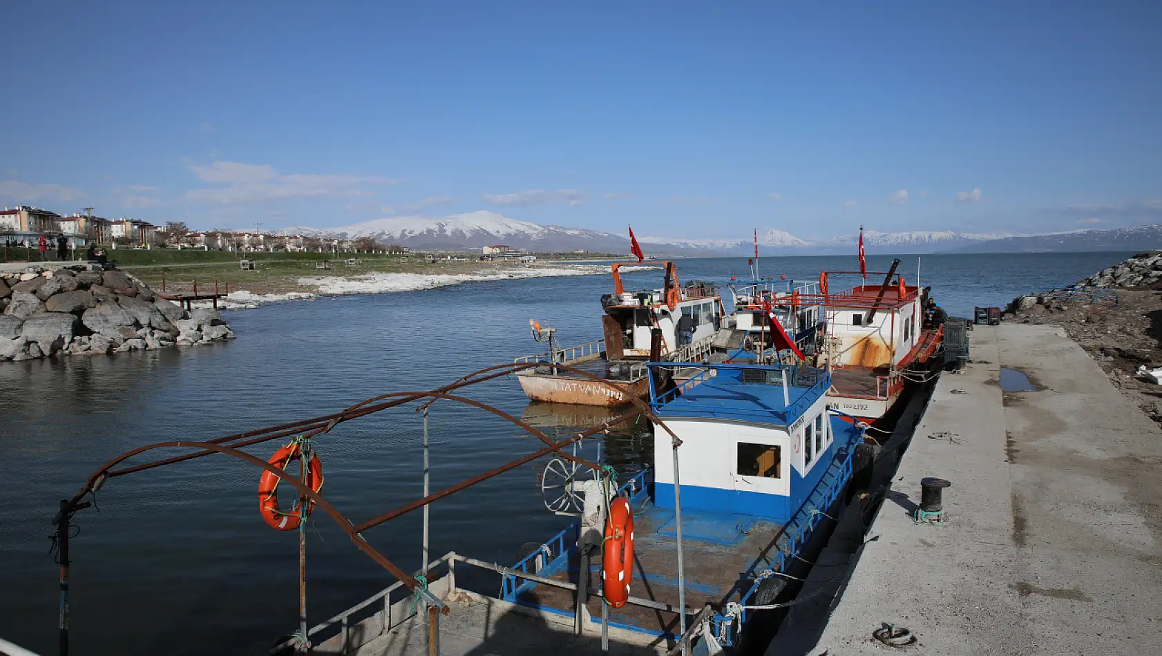 Van Gölü'nde inci kefali avı için uygulanan yasak başladı