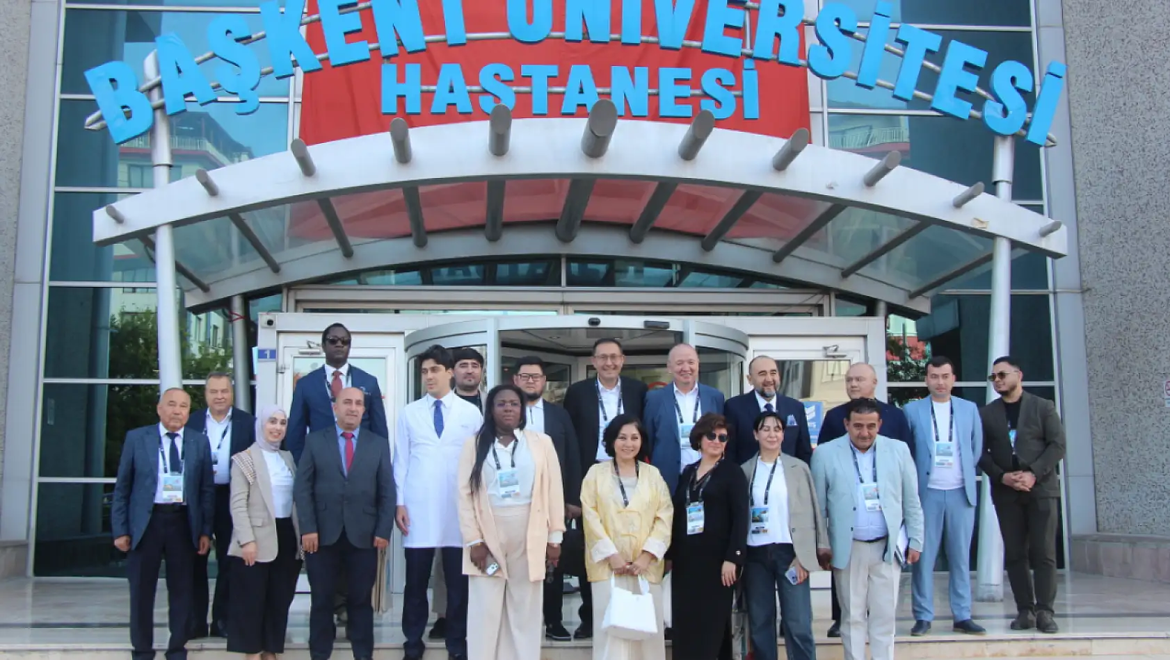 Yurt dışından gelen heyet Konya'daki hastanede incelemelerde bulundu!