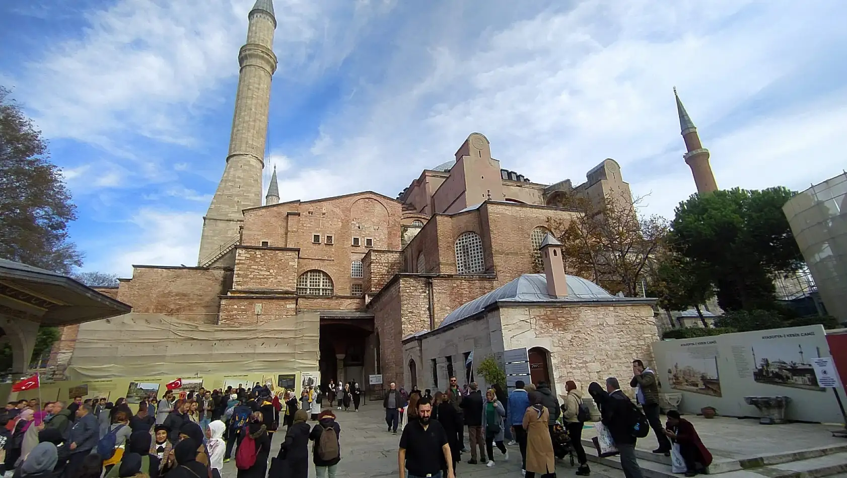 Yüzlerce Konyalı asırlık tarihi yerinde gördü: İstanbul'a akın ettiler!