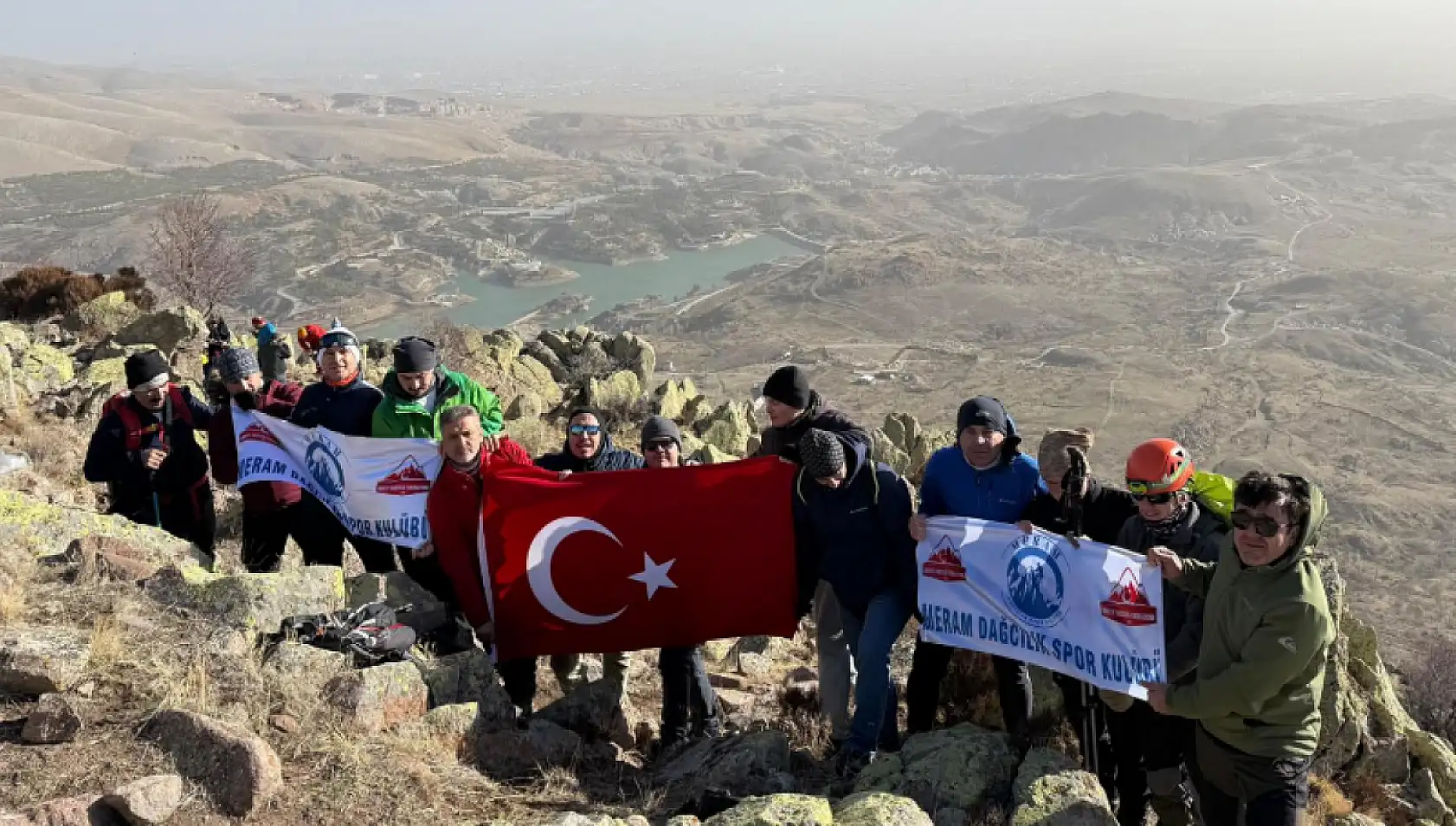 Konya'da dağcılar zirveye oynadı!