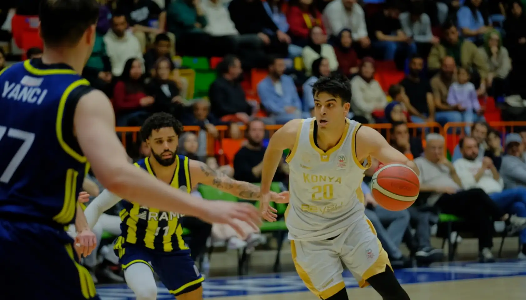 Seriyi evinde bitirdi: Konya yarı finalde