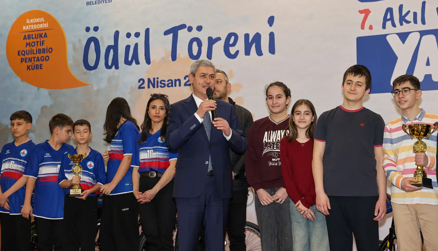 Selçuklu'da zeka savaşları: 349 öğrenci mücadele etti