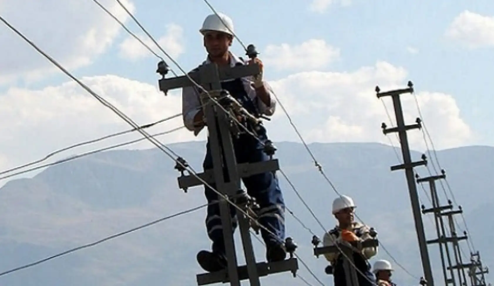 Selçuklu'daki birçok adrese uyarı verildi: O tarihte elektrikler kesiliyor!