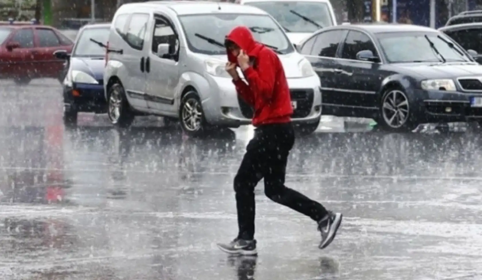 Konya için Meteoroloji'den uyarı üstüne uyarı: Şemsiye, yağmurluk ne varsa alın!