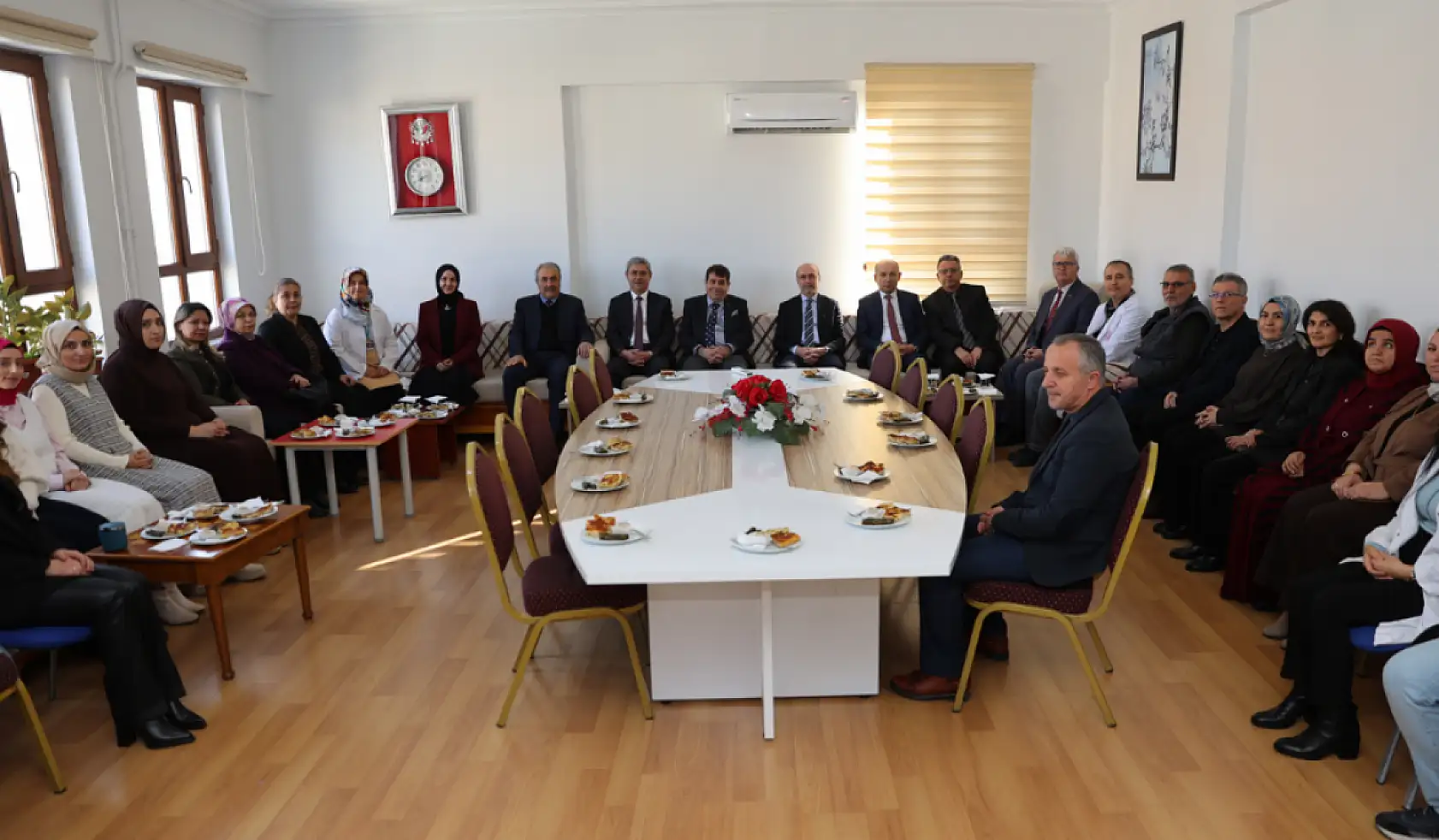 Konya'da öğrenciler karne sevinci yaşadı