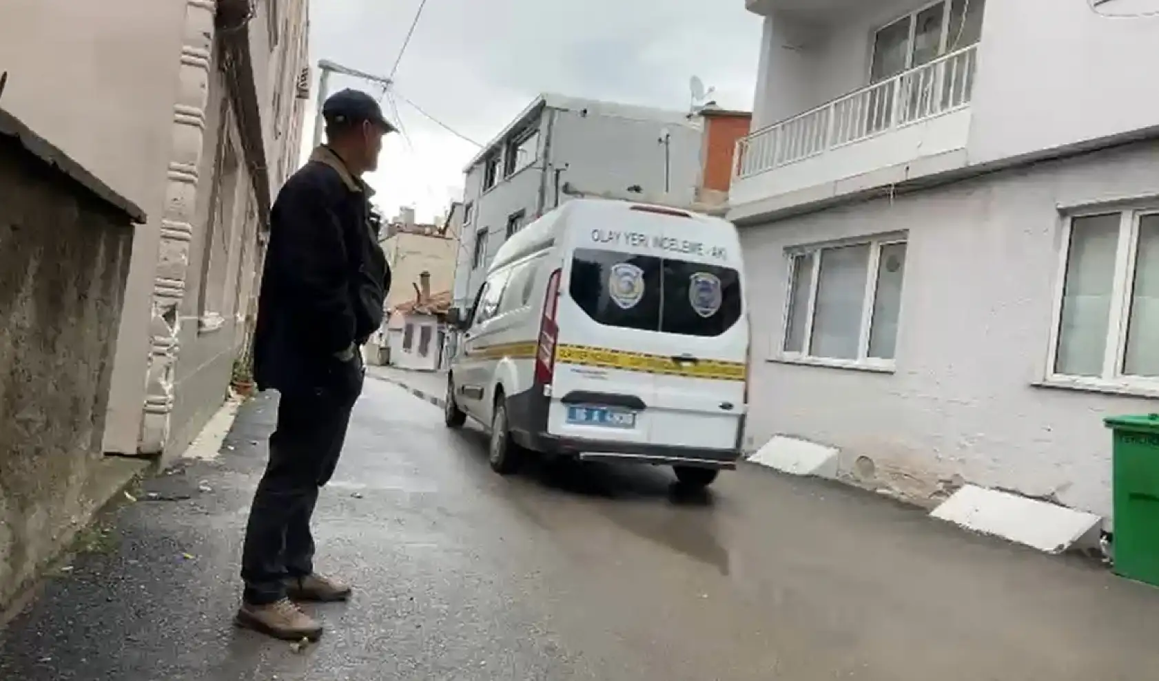 Eski polisin kayıp dosyasındaki korkunç detay: Katiliyle aynı yastığa baş koymuş!