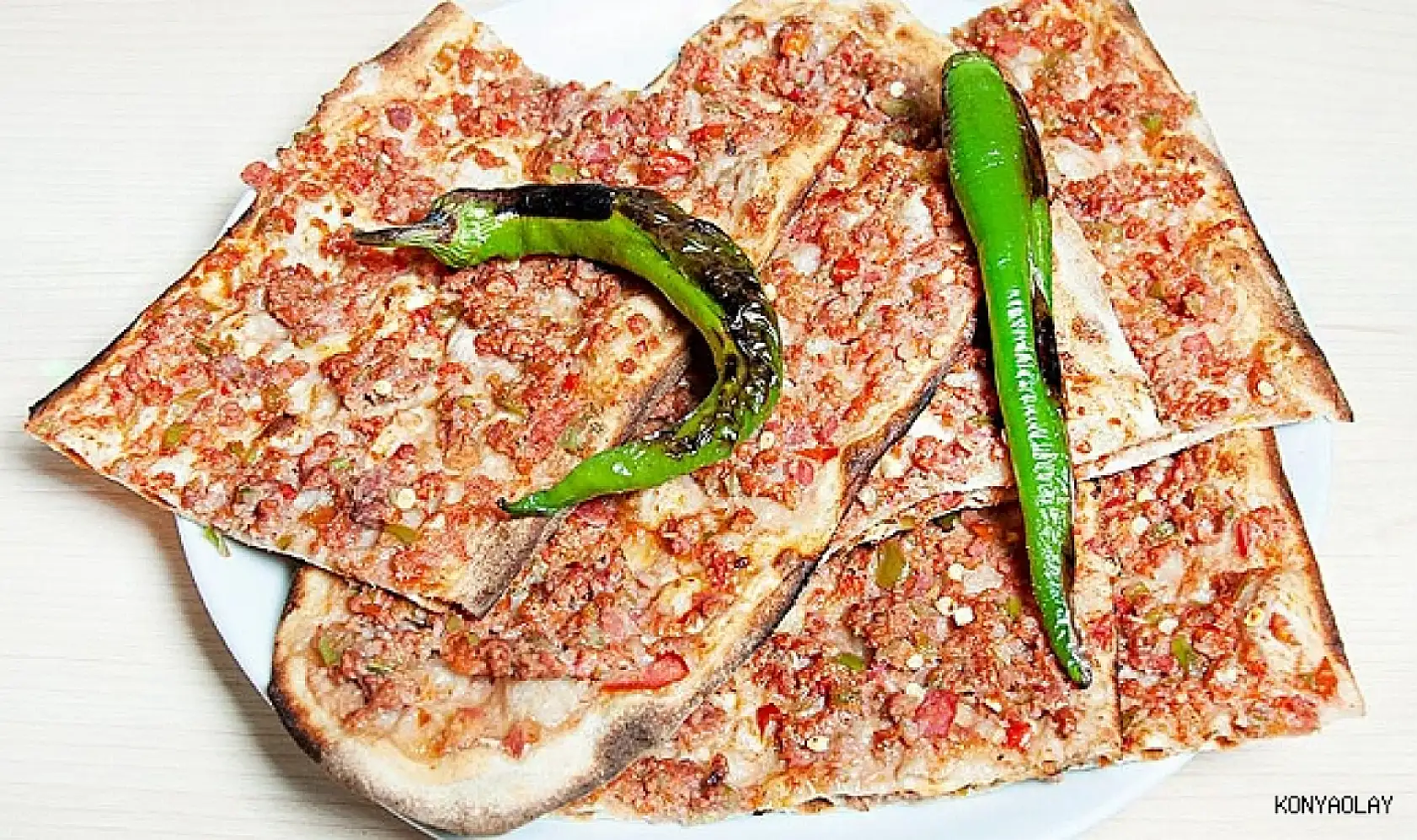 Konya'nın meşhur lezzeti Şam'a taşınıyor..Etliekmek artık Suriye'de de yenilebilecek