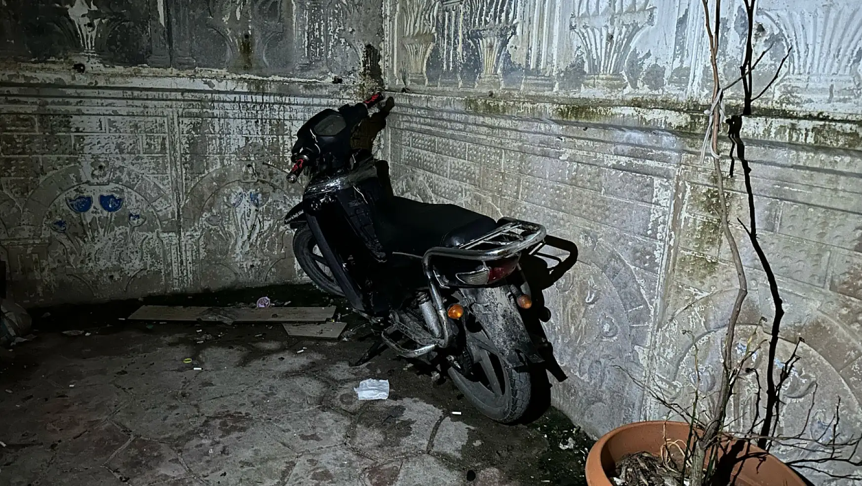 17 yaşındaki motosiklet hırsızları tutuklandı