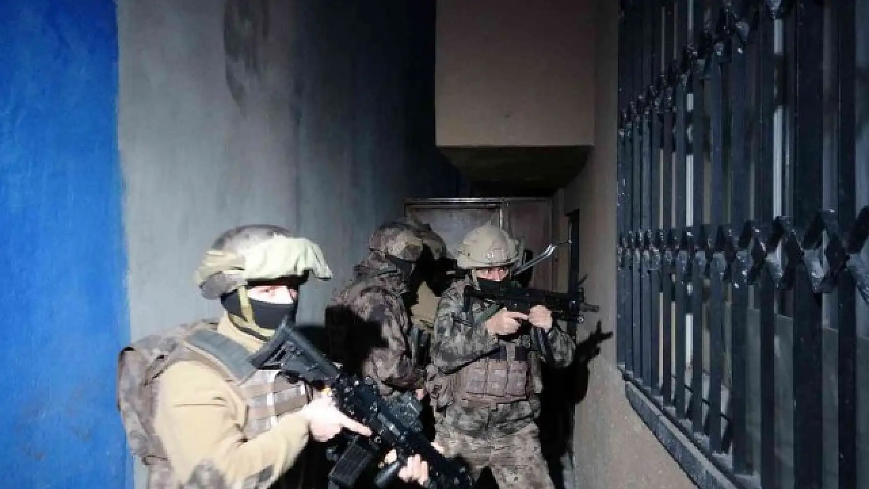 200 polisle DEAŞ'a 'şafak' operasyonu!