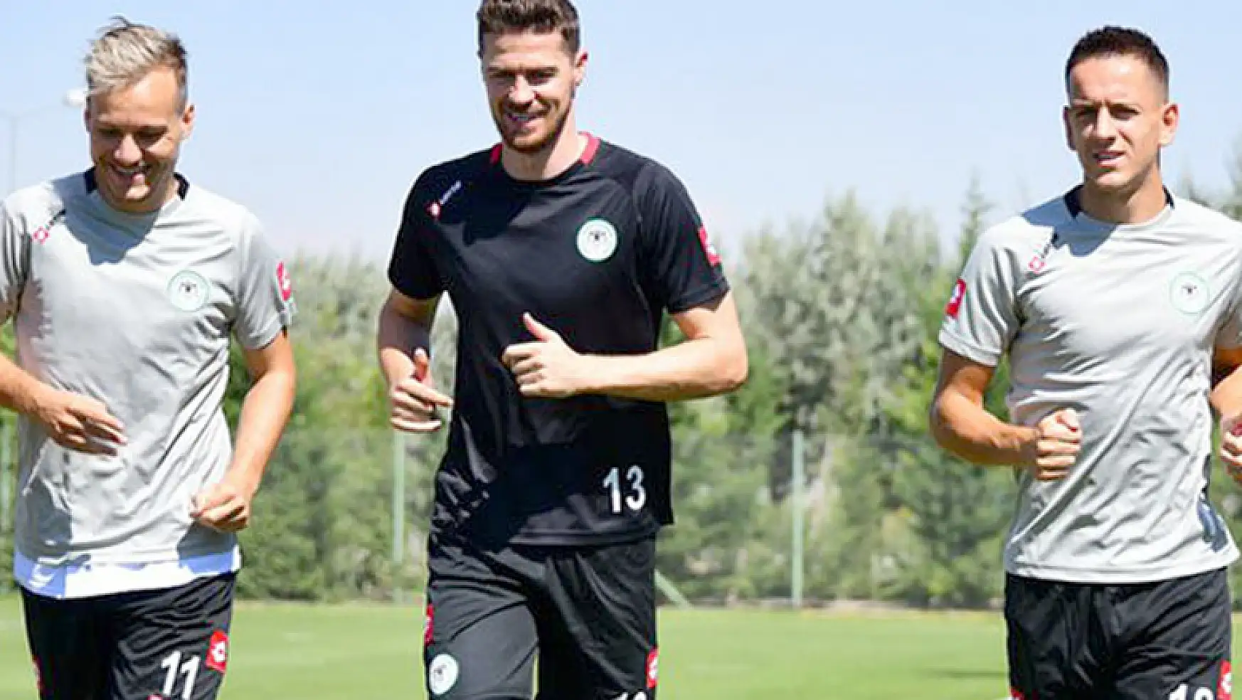 Konyasporlu 3 futbolcu ülkelerinin milli takımına davet edildi