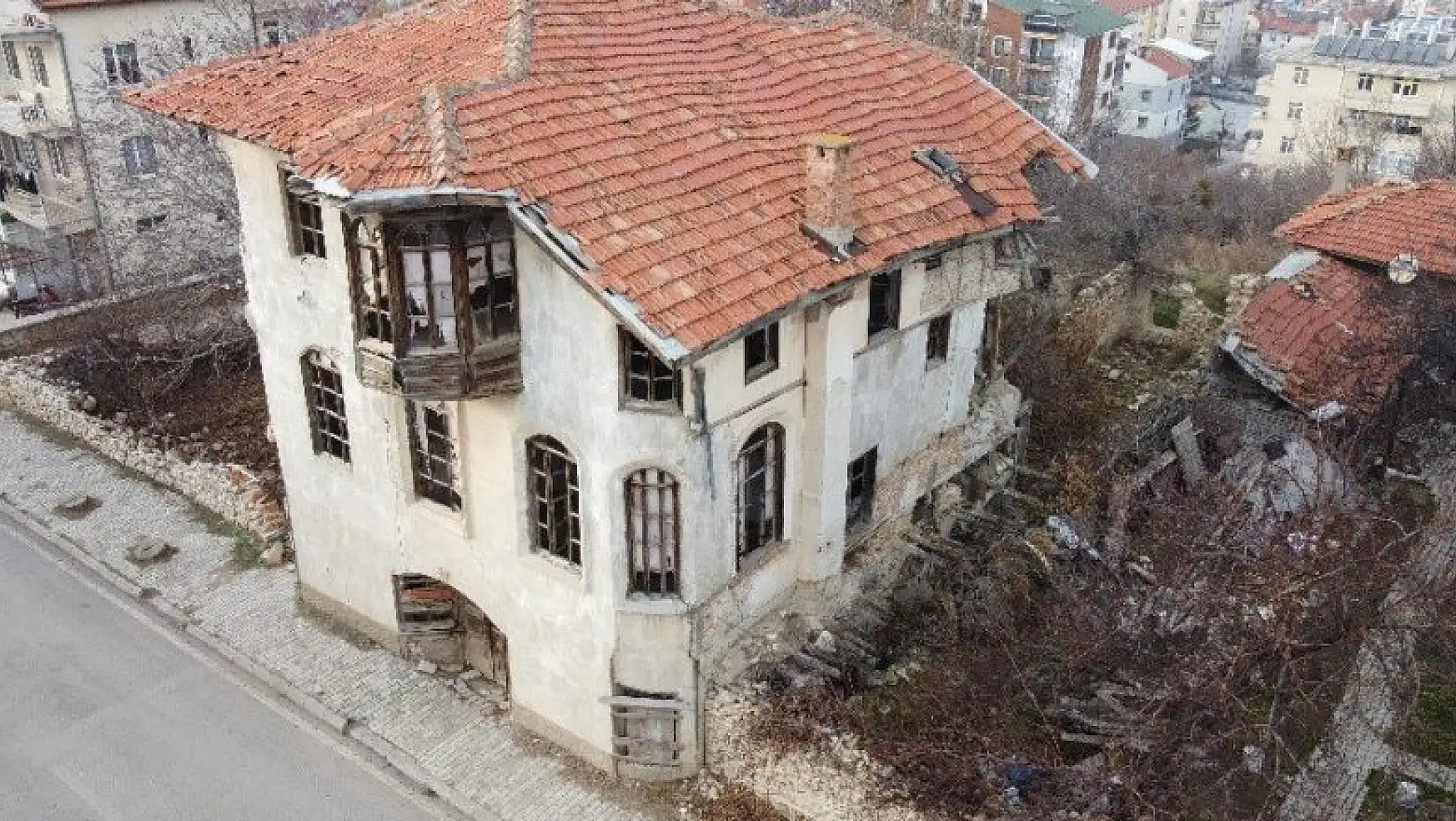 Konya'da yıkılmak üzere olan tarihi konak devlete hibe edildi! Restore edilecek