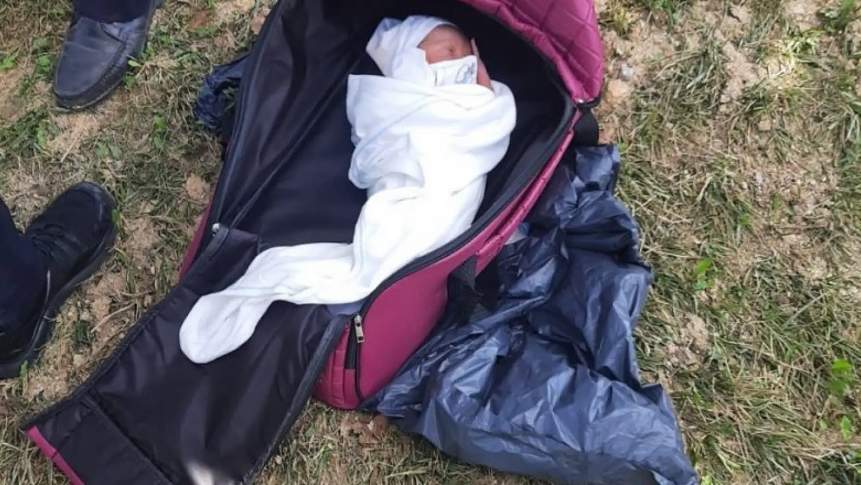 Arnavutköy'de bir parkta yeni doğmuş bebek bulundu