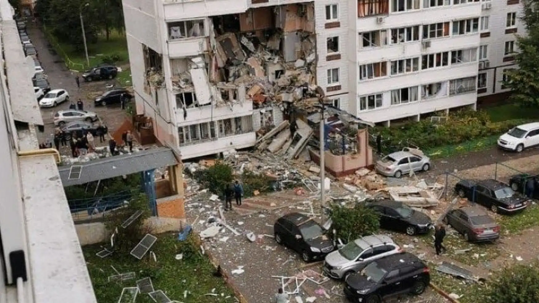 Rusya'da 9 katlı binada doğal gaz patlaması: 2 ölü, 8 yaralı