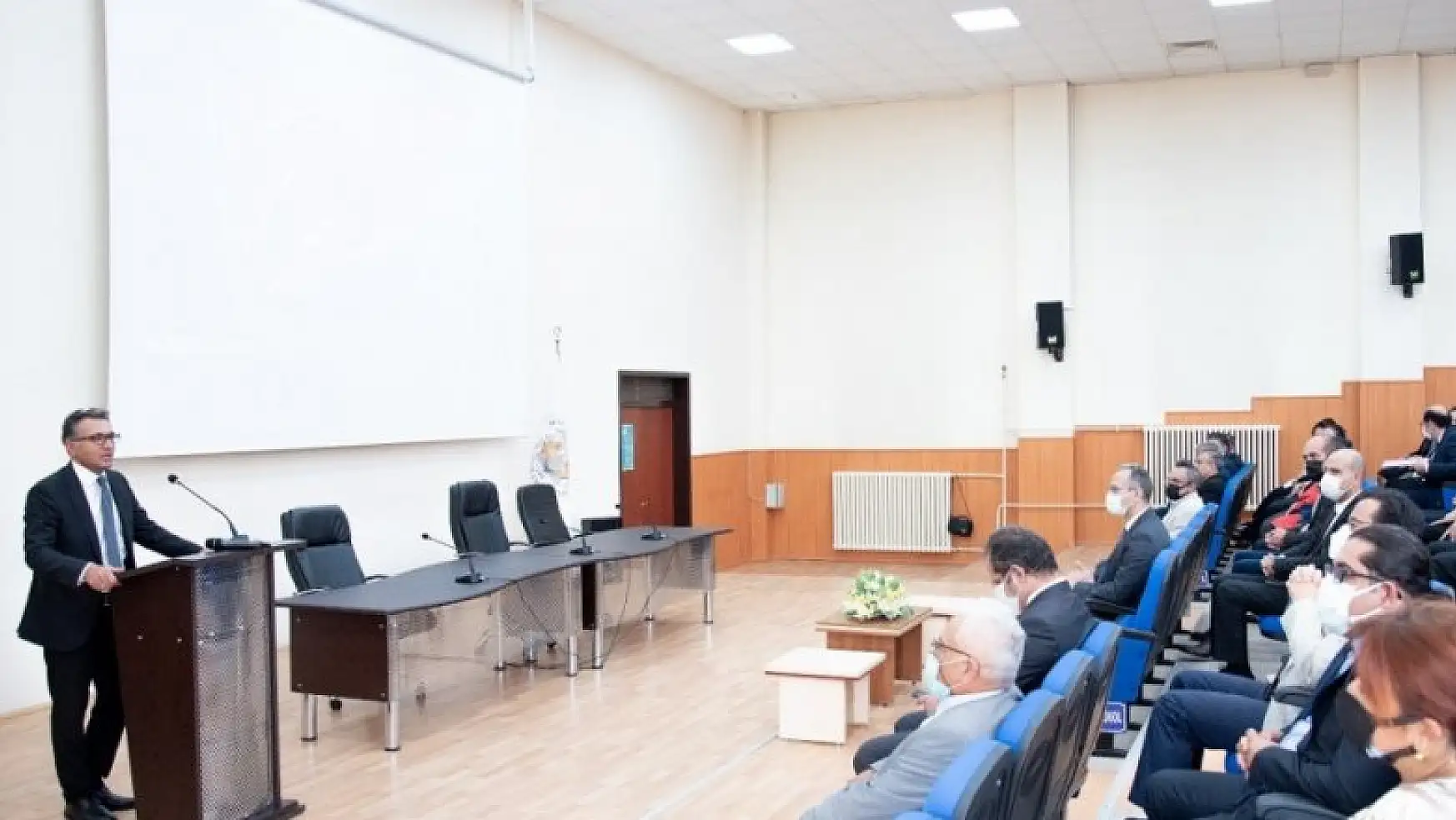SÜ Hukuk Fakültesinde akademik kurul toplantısı yapıldı