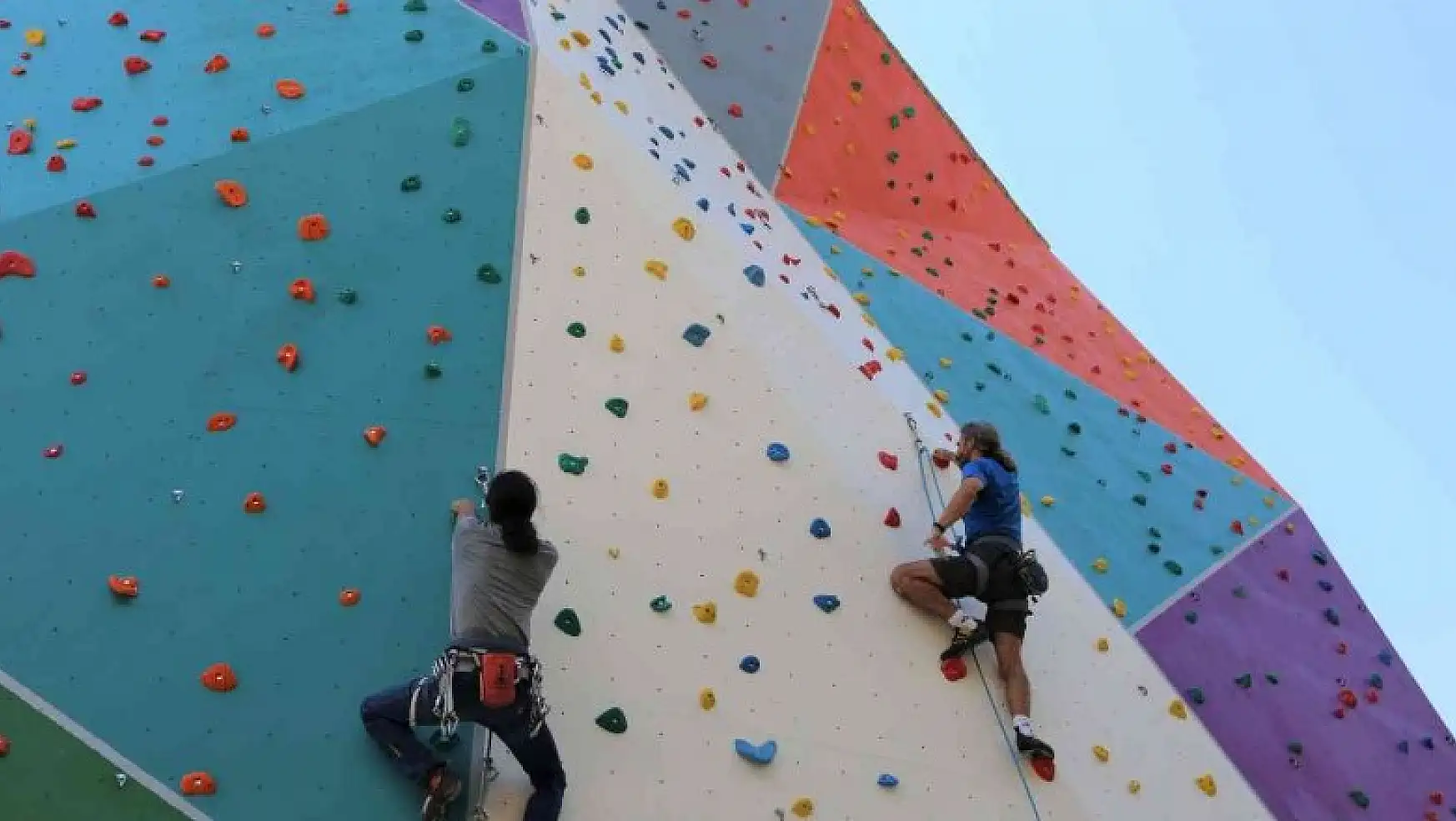 Efeler'in olimpik tırmanma duvarı, Türkiye şampiyonasına ev sahipliği yapacak