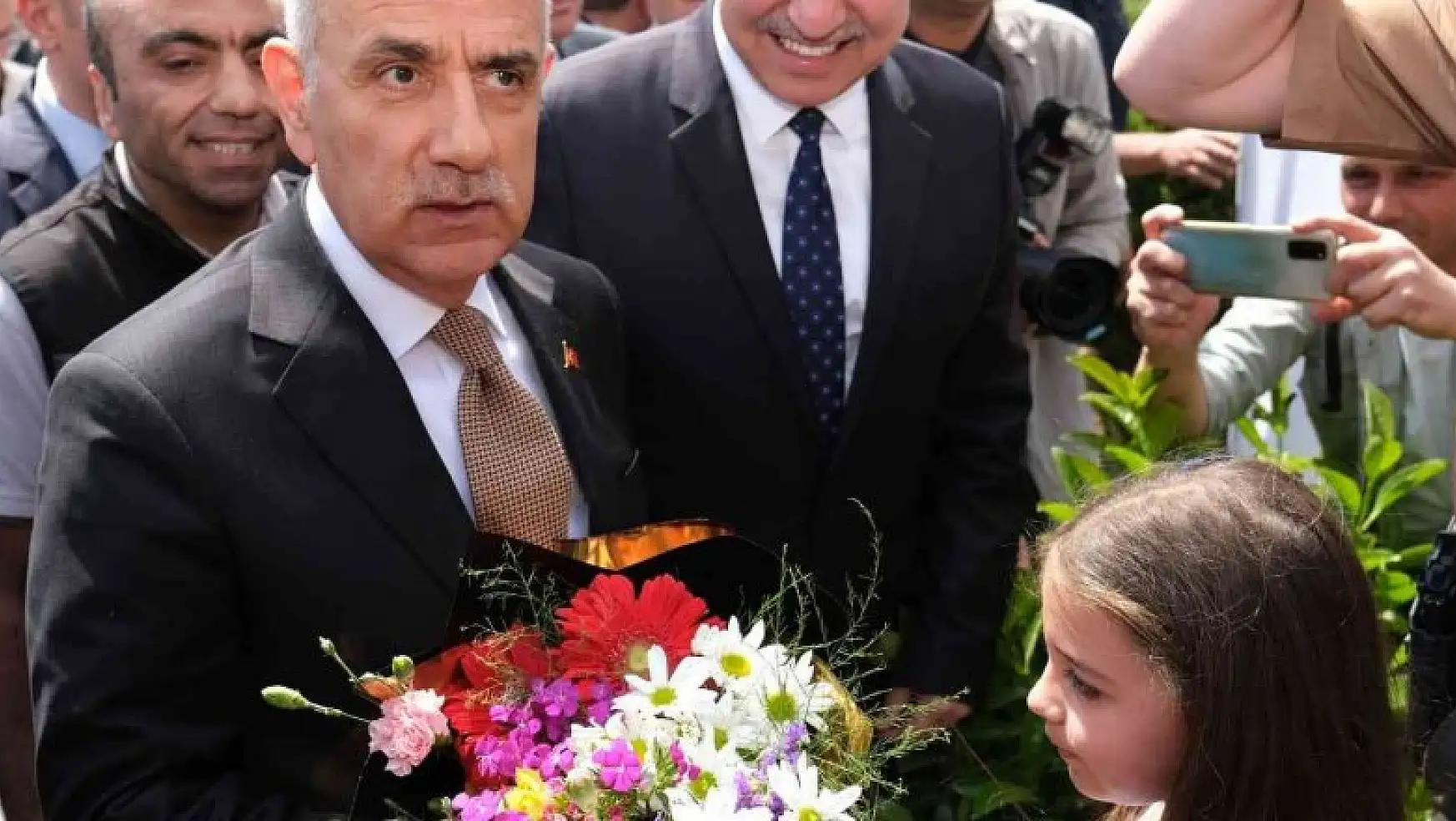 Tarım ve Orman Bakanı Kirişci: 'Çiçek ihracatından 121 milyon dolar gelir elde ettik'