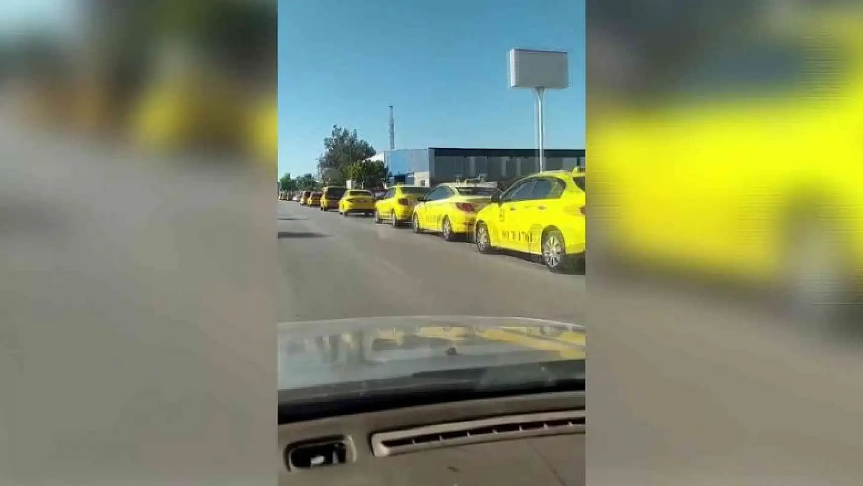 Adana'da taksicilerin 'zam' kuyruğu