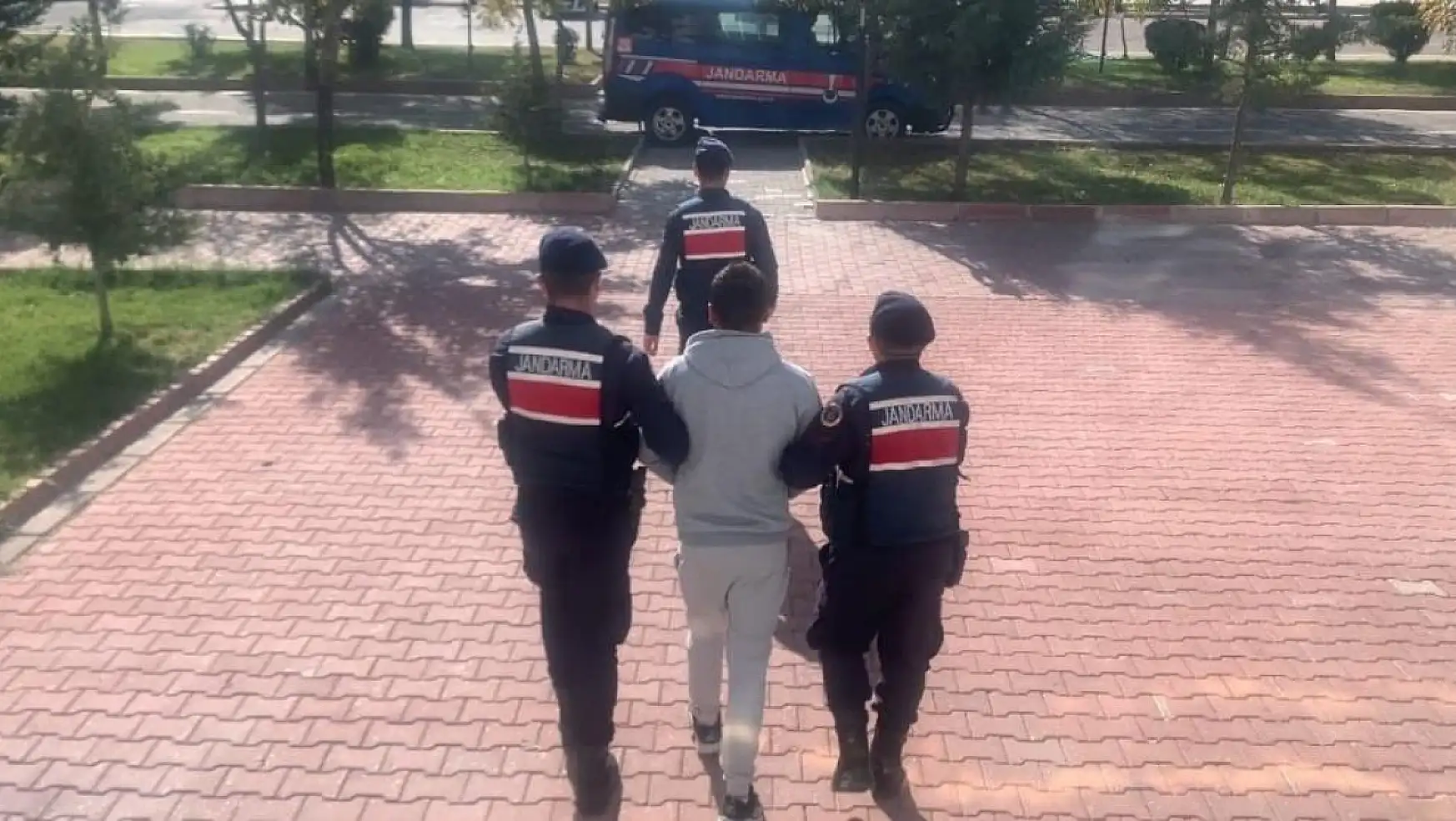 Aksaray'da kesinleşmiş 13 hapis cezası olan şahıs JASAT ekipleri tarafından yakalandı