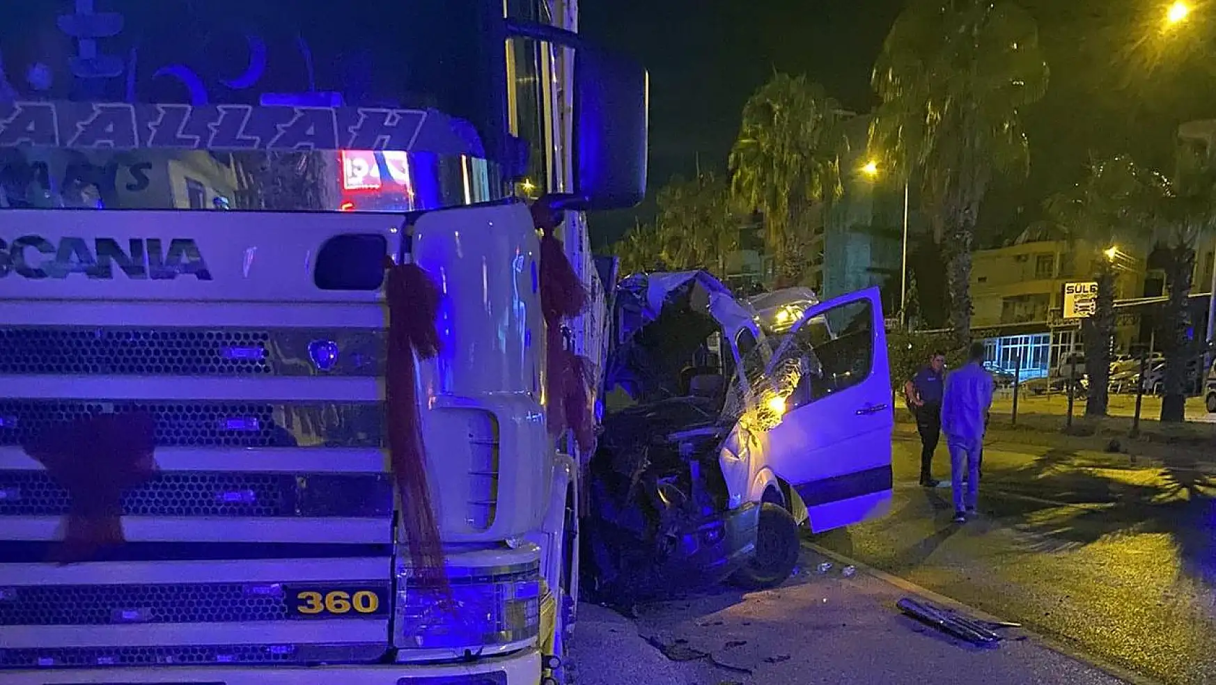 Antalya'da feci kaza: 1 ölü 11 yaralı