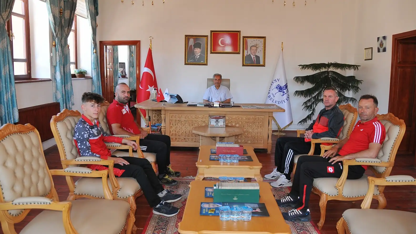 Avrupa Şampiyonu Ergün'den Başkan Akkaya'ya teşekkür ziyareti