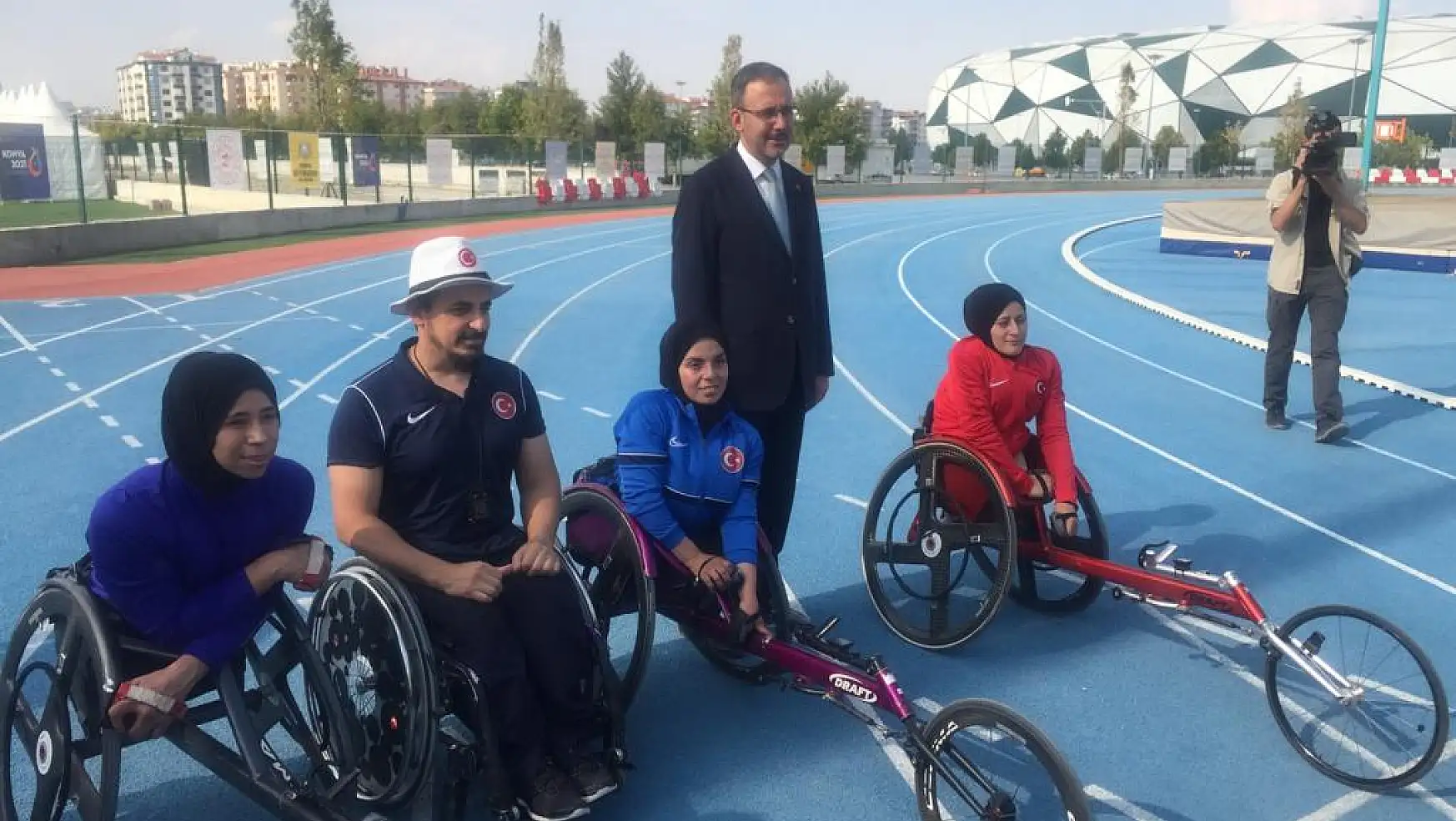 Bakan Kasapoğlu, Konya'da spor tesislerini inceledi