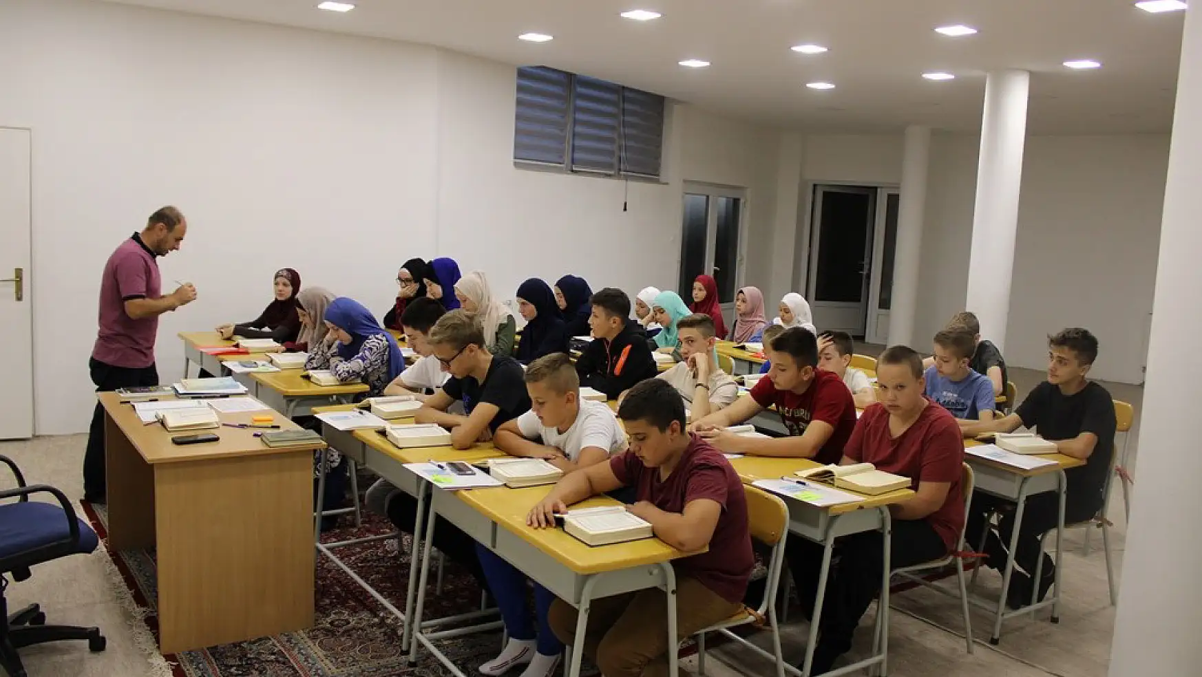 Balkanlardaki Öğrenciler Genç KOMEK'le verimli bir yaz dönemi geçirdi