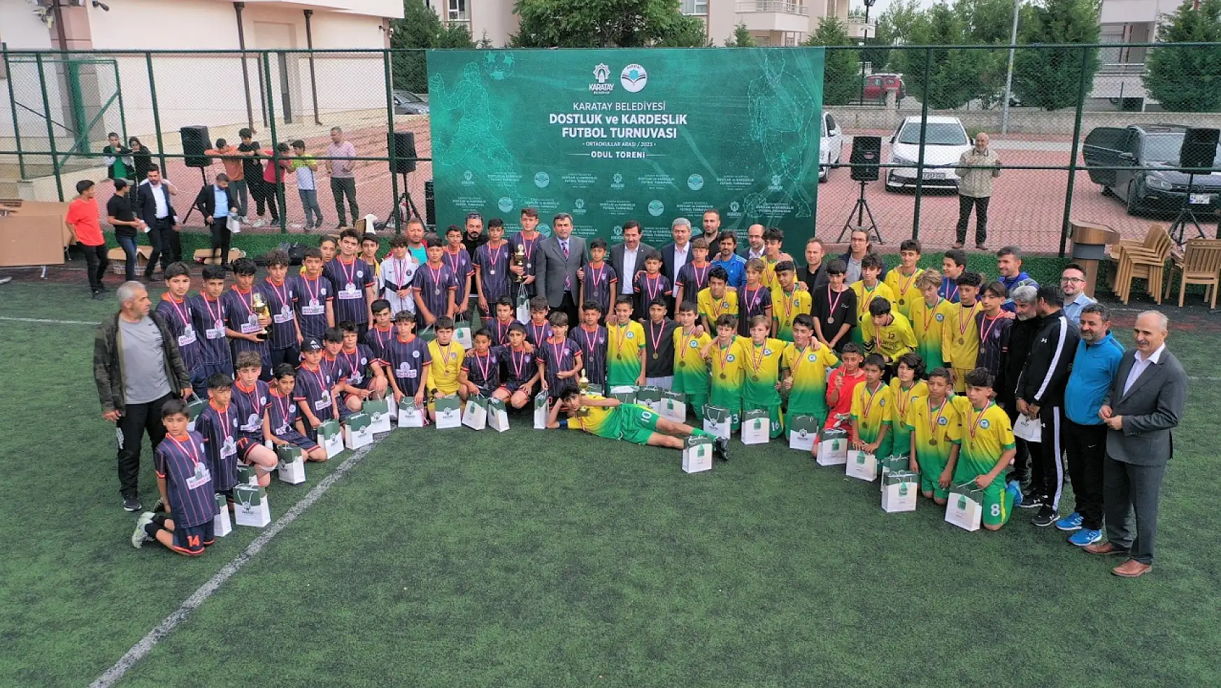 Başkan Hasan Kılca, gençlerin futbol çoşkusuna ortak oldu
