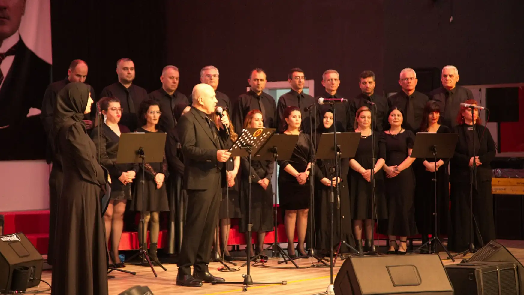 Beyşehir'de Türk halk müziği konseri