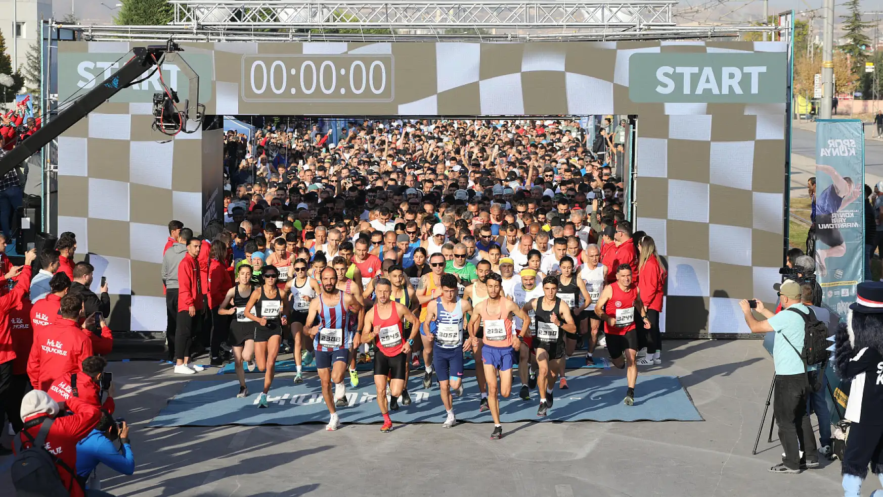 Binlerce Sporcu 2. Uluslararası Konya Yarı Maratonu'nda 'İyilik' İçin Koştu