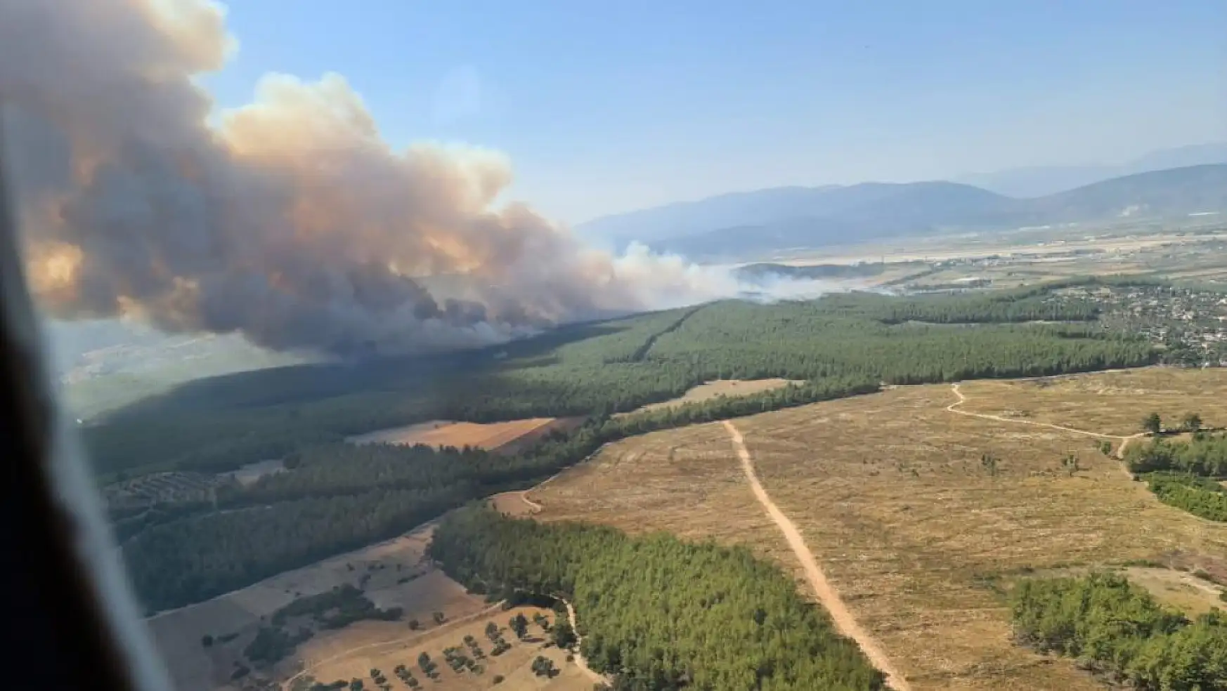 Bodrum'daki orman yangınına havadan ve karadan müdahale sürüyor
