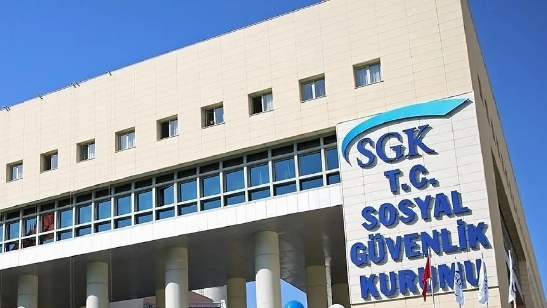 Bu yıllarda SGK girişi olana erken emeklilik kararı alındı.
