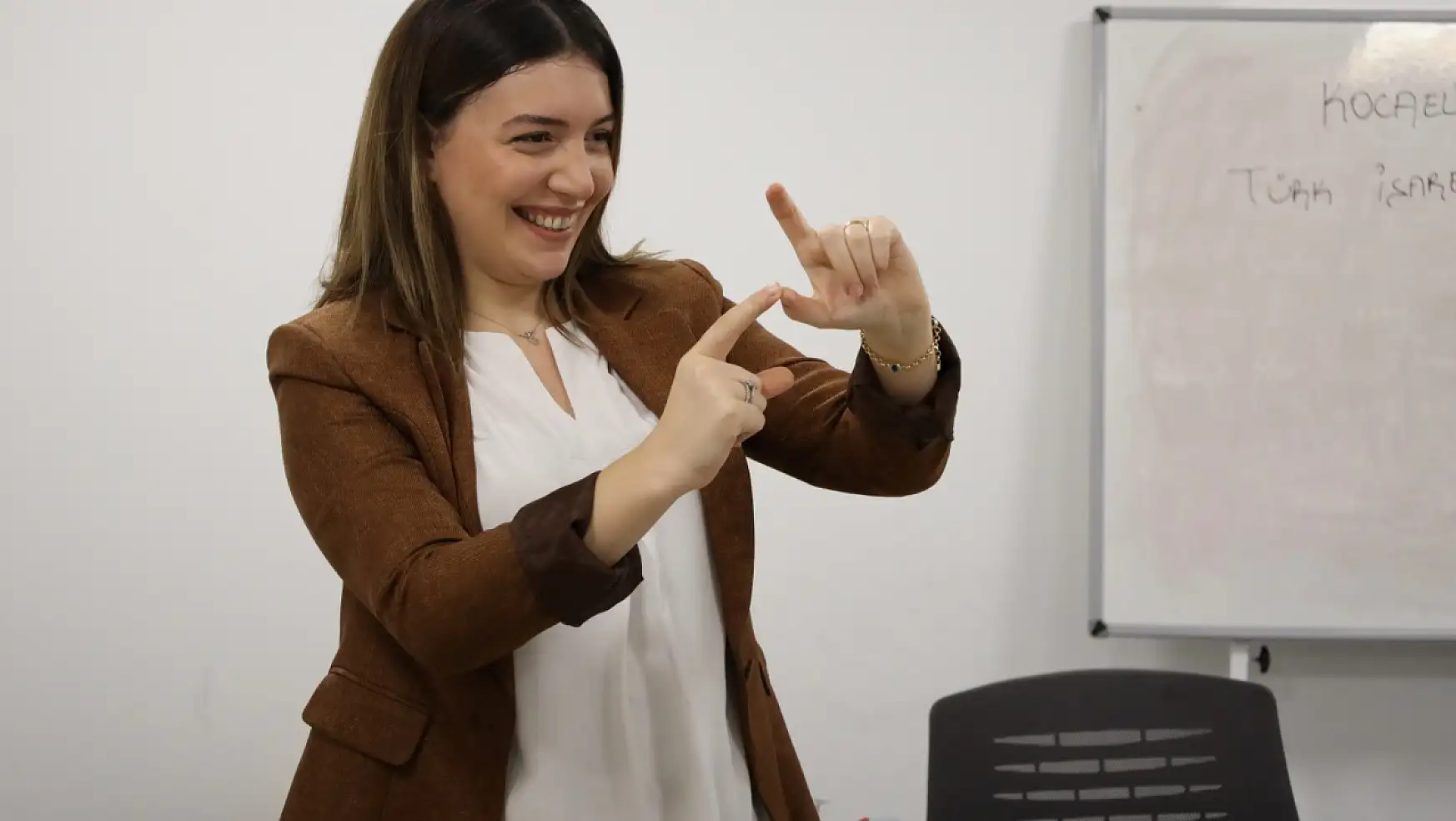 Büyükşehir'den avukatlara işaret dili eğitimi