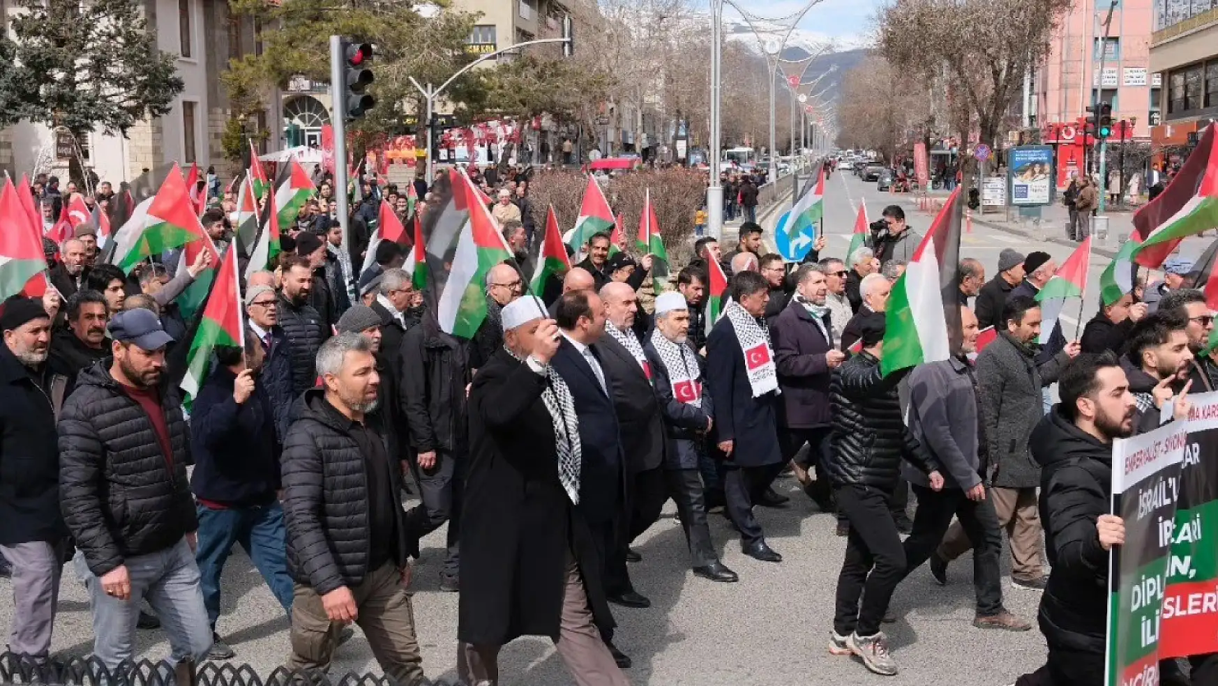 Filistin'e destek amaçlı yürüyüş düzenlendi