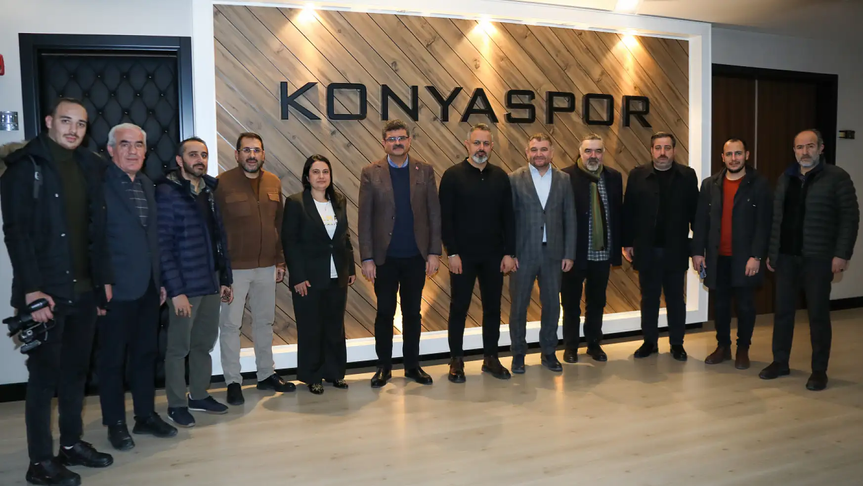 Gazetecilerden Konyaspor'a destek ziyareti