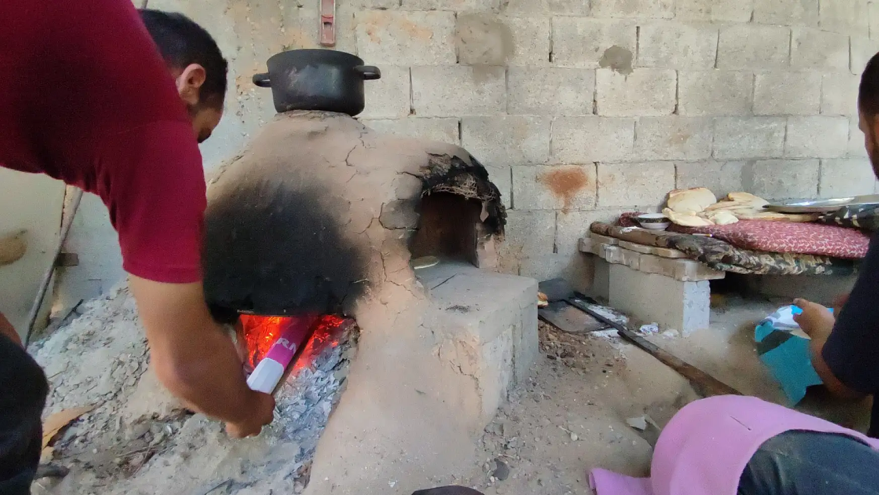 Gazze Şeridi'nde kil fırınla ekmek krizine çözüm