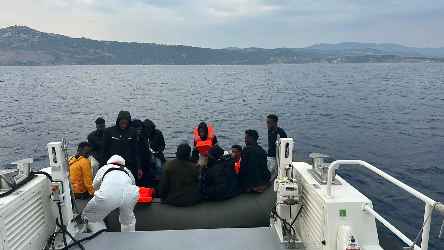 Göçmenlerin ölüm yolculuğu bitmek bilmiyor. Sahil Güvenlik 'Can' oldu