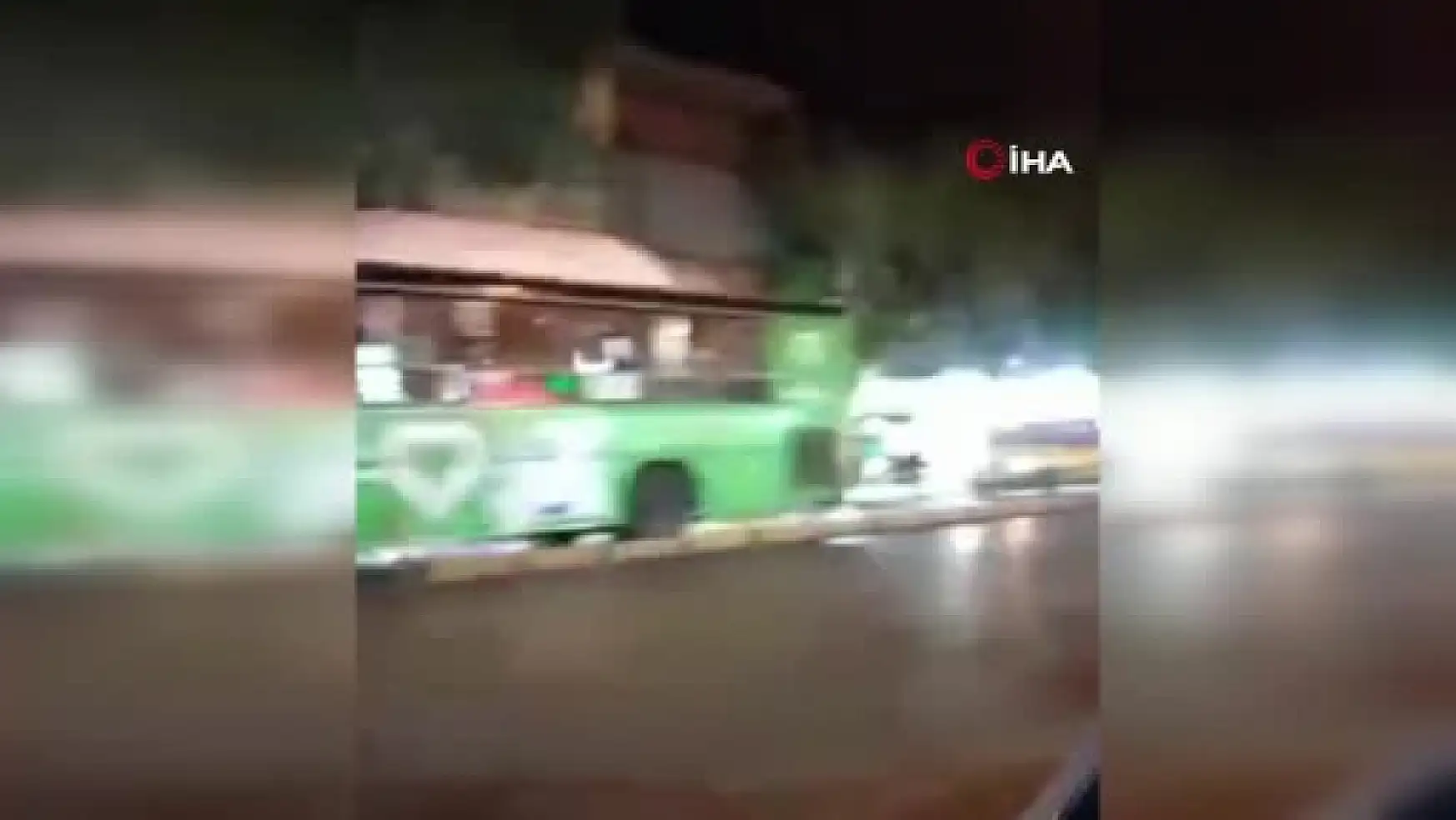  İran'da teröristlerden türbeye silahlı saldırı: Ölü ve yaralılar var